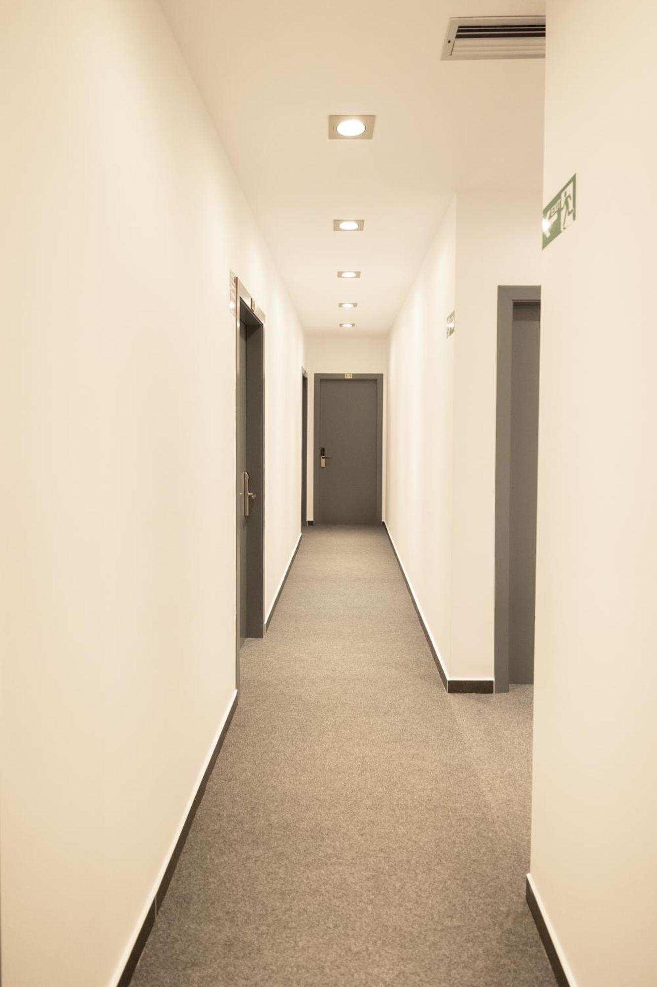 Aglon Twin'S Hotel Влёра Экстерьер фото